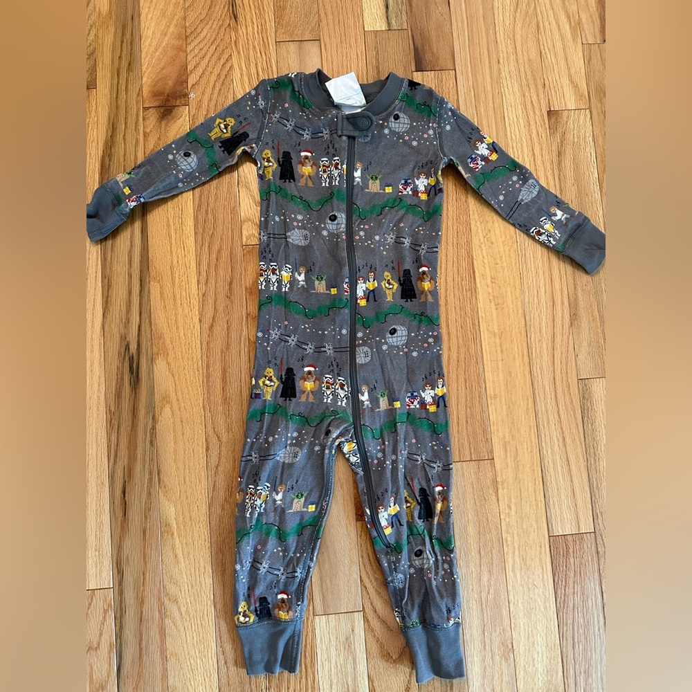 Hanna Andersson - Star Wars - Christmas zip sleeper - 2T